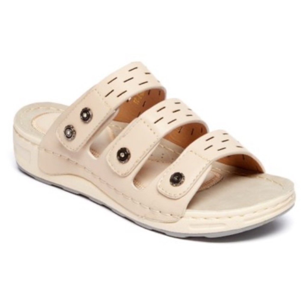 Brand new Comfort Zone sandals